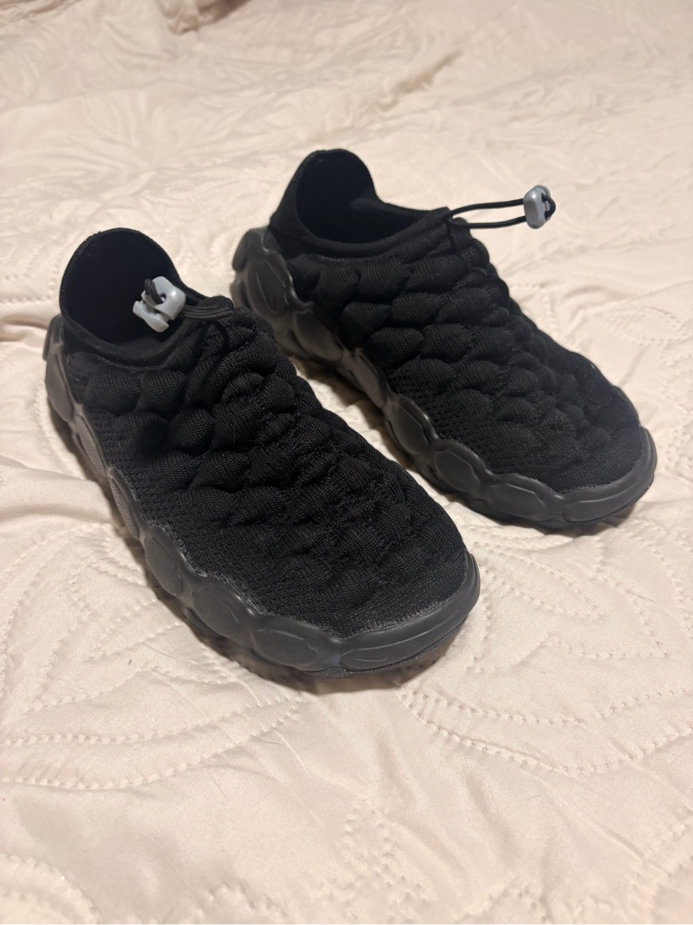 Nike Kids Black Slip-On Knit Sneakers with Toggle